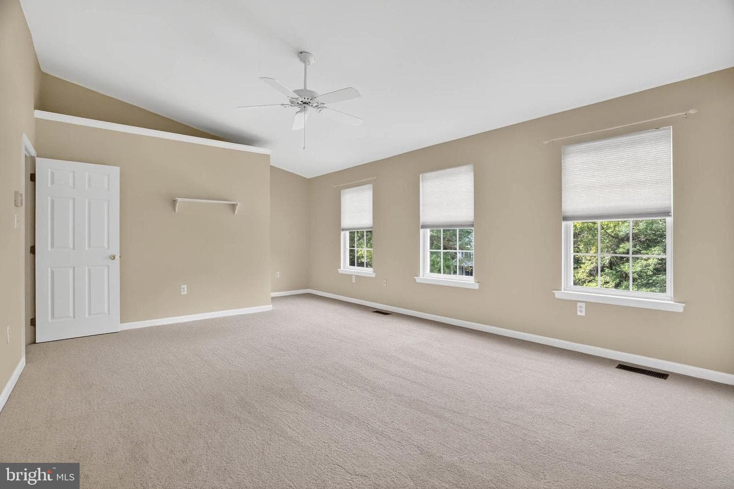 1749 Maple Avenue photo 22