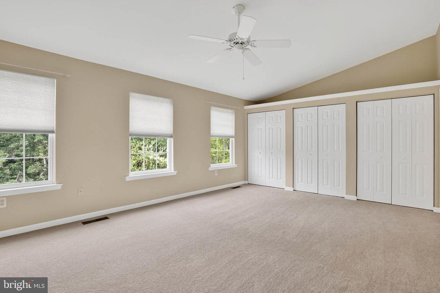 1749 Maple Avenue photo 23
