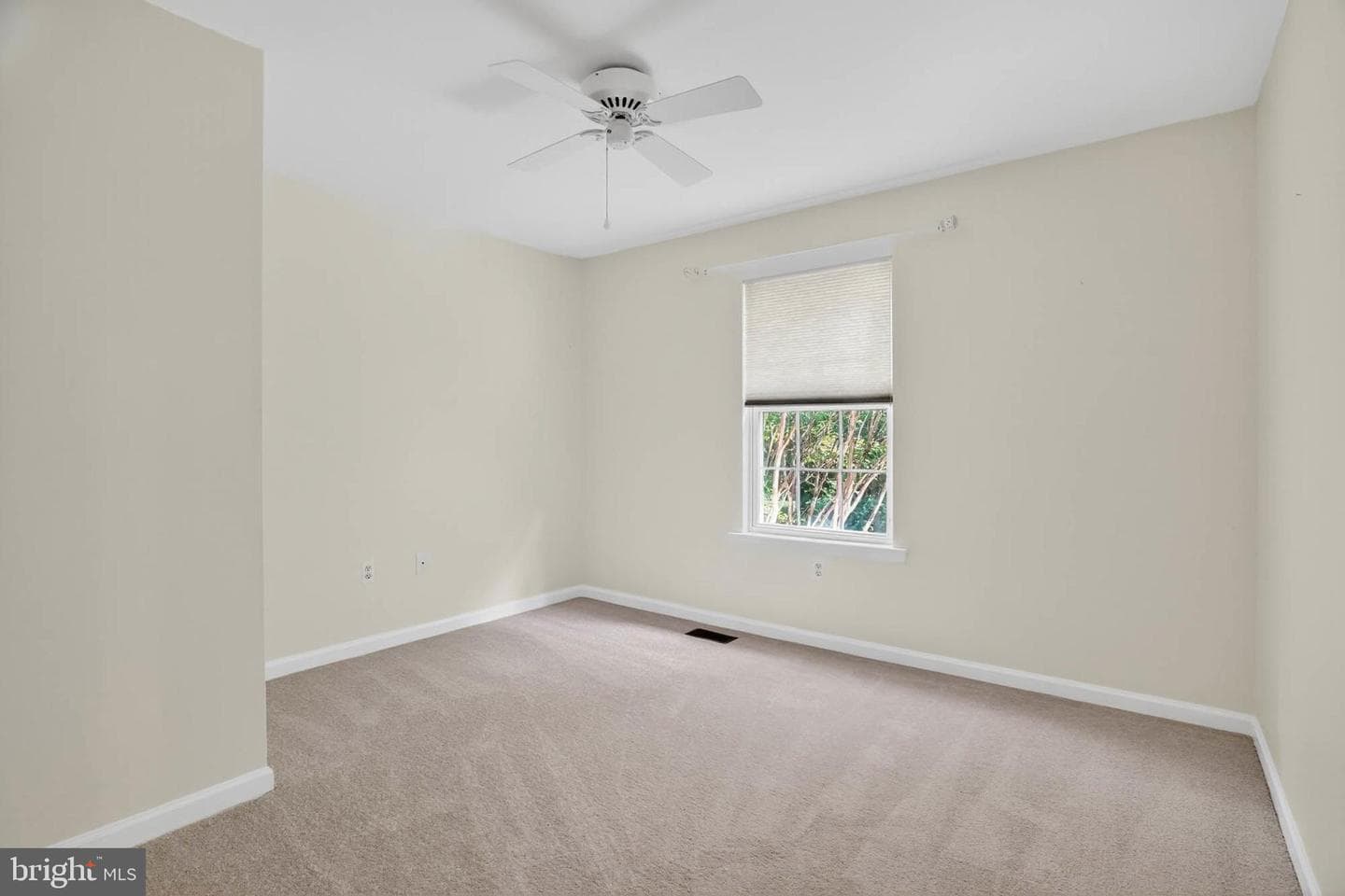 1749 Maple Avenue photo 31