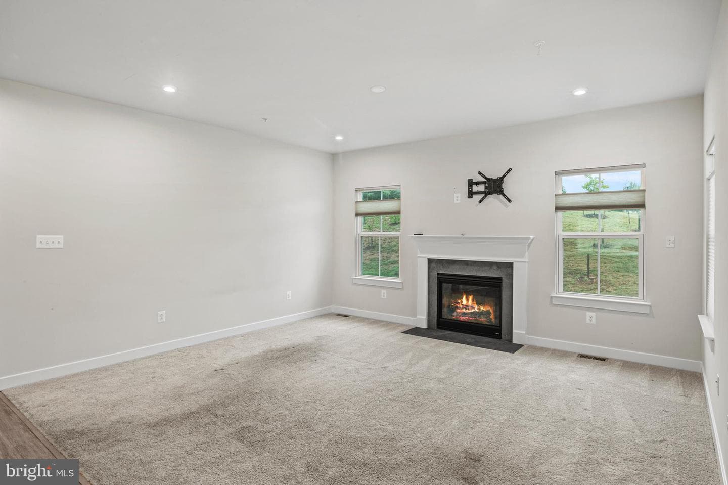 1512 Catbriar Way photo 6