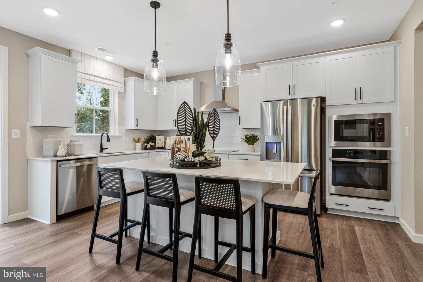 5727 Howard Drive photo 4