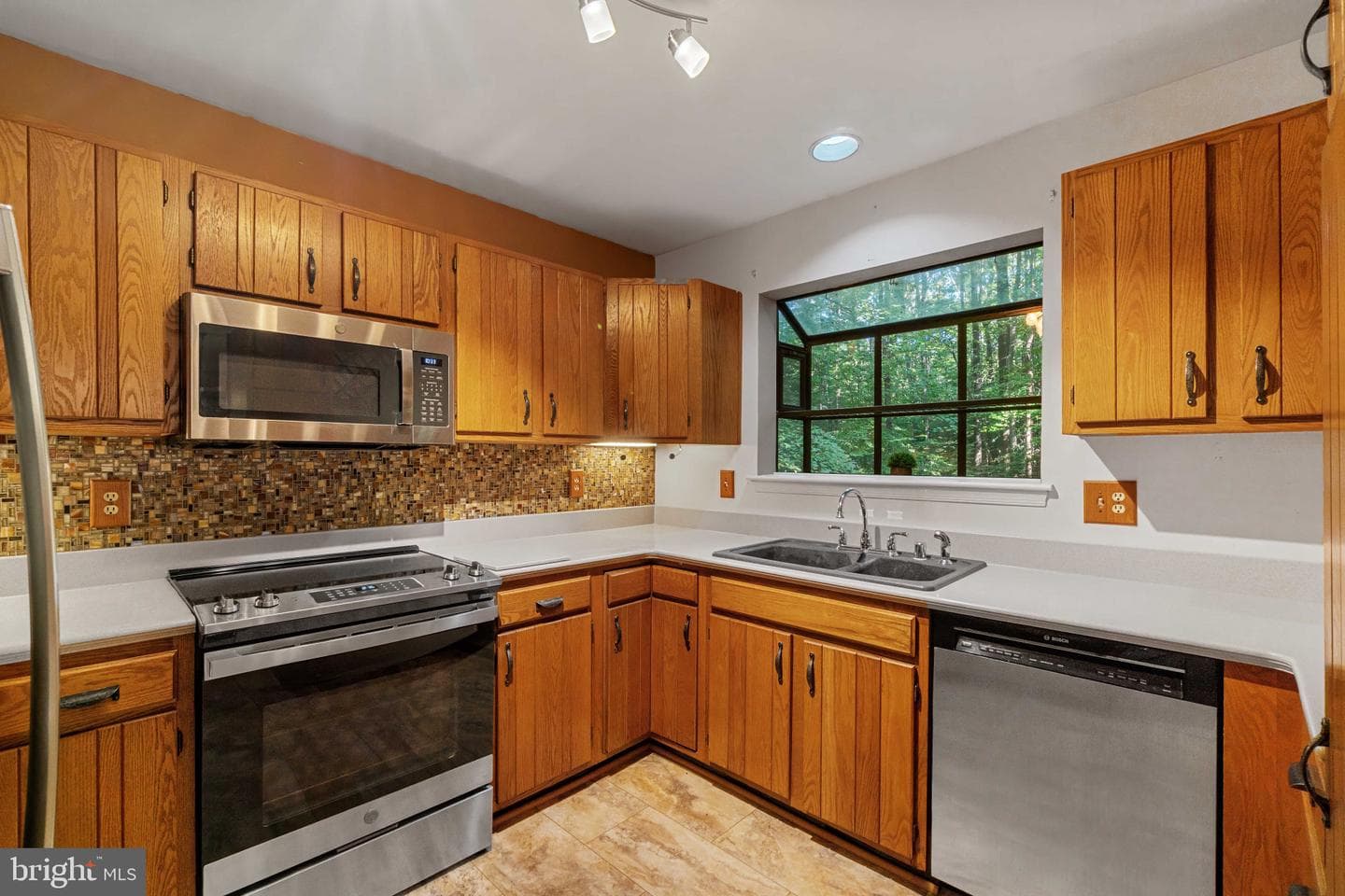 1136 Valentine Creek Drive photo 10