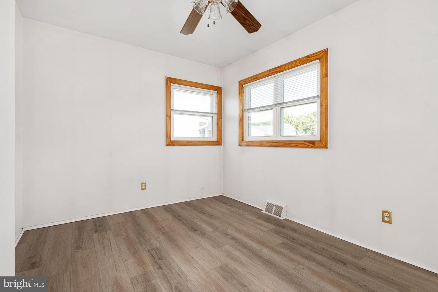 101 Herbert Court photo 15