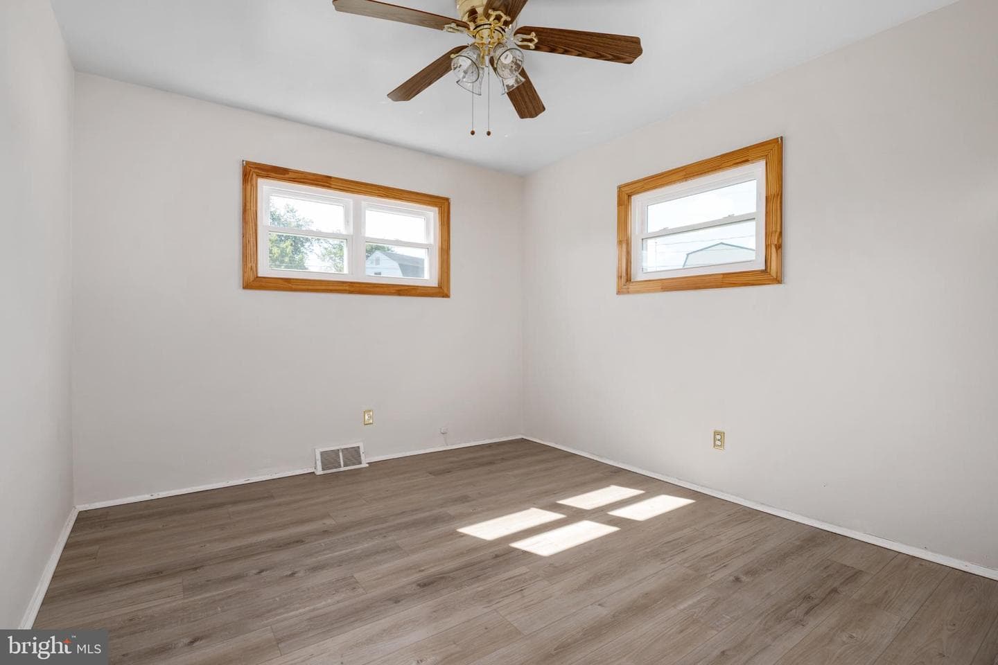 101 Herbert Court photo 17