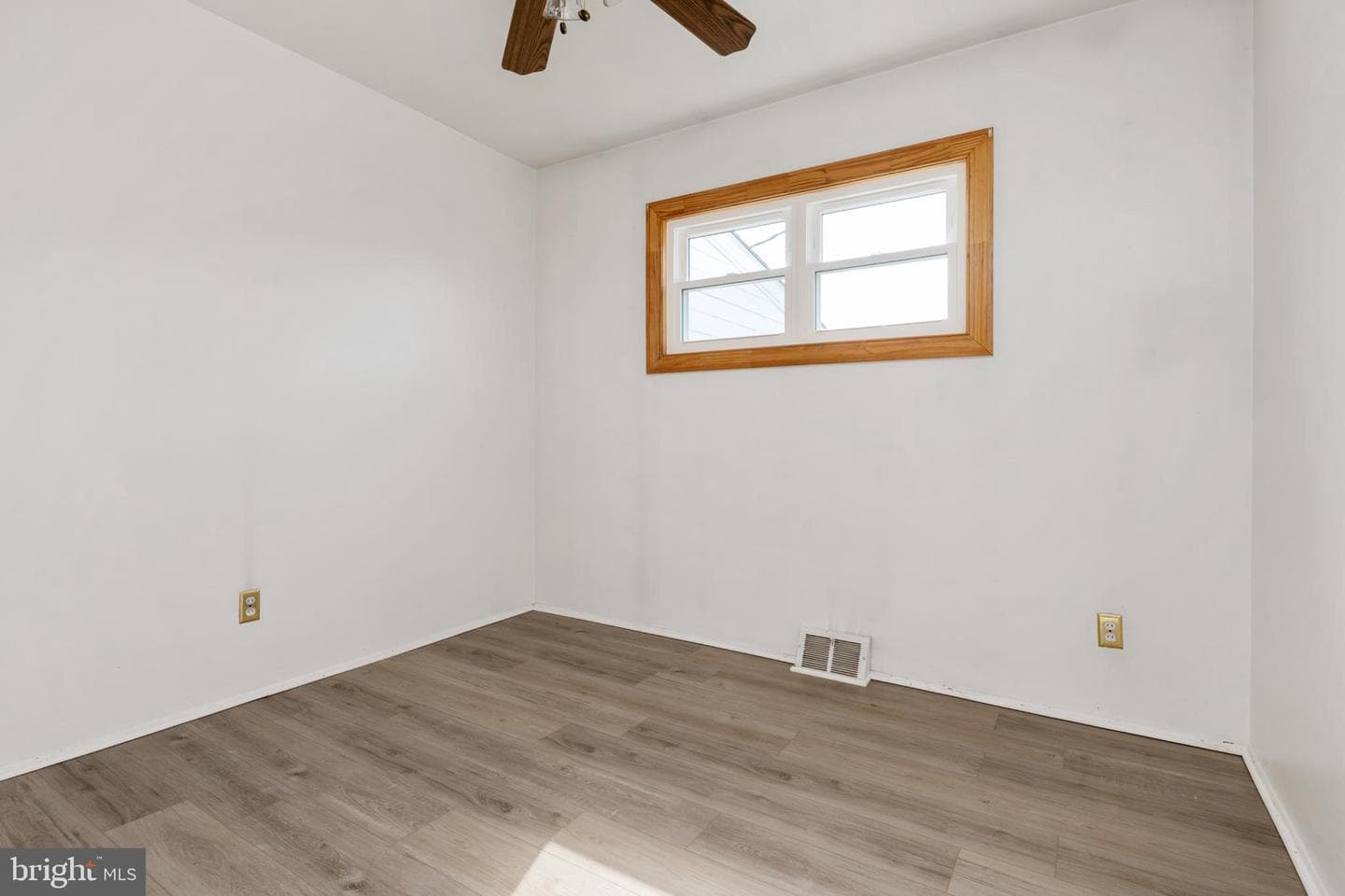 101 Herbert Court photo 20