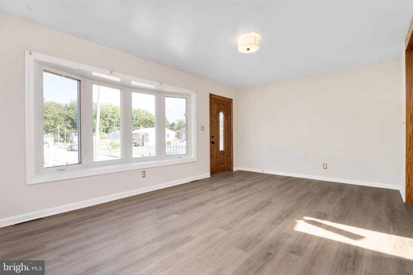 101 Herbert Court photo 8