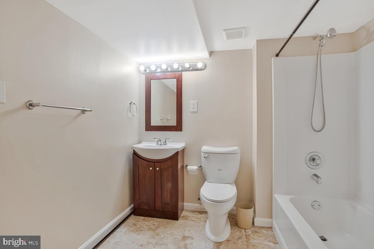 1836 Oriole Court photo 15