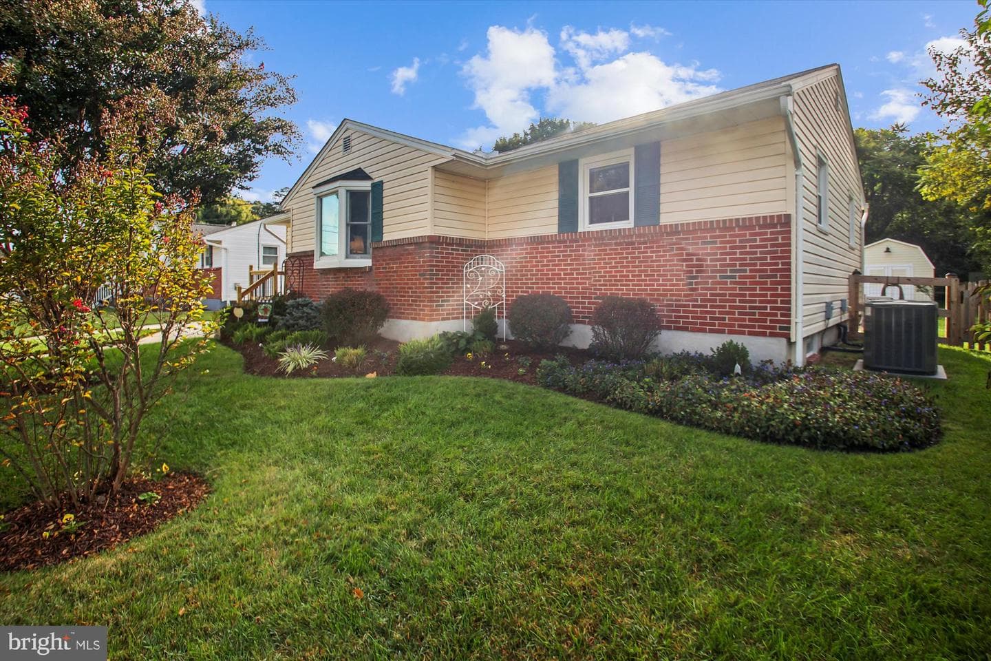 57 Mapledale Avenue photo 11
