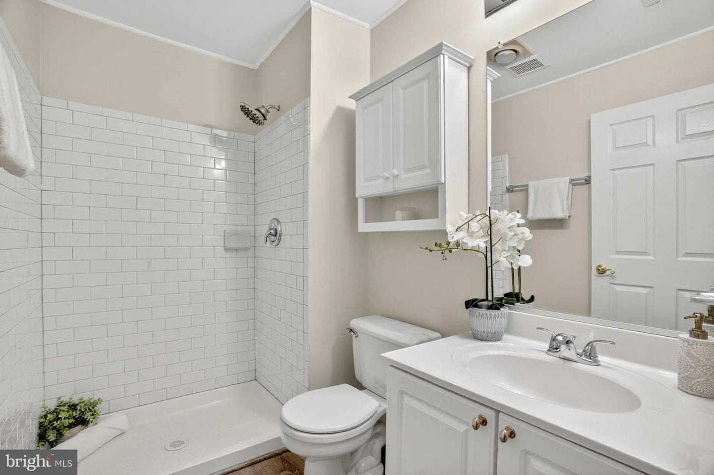 627 Admiral Drive #203 photo 16