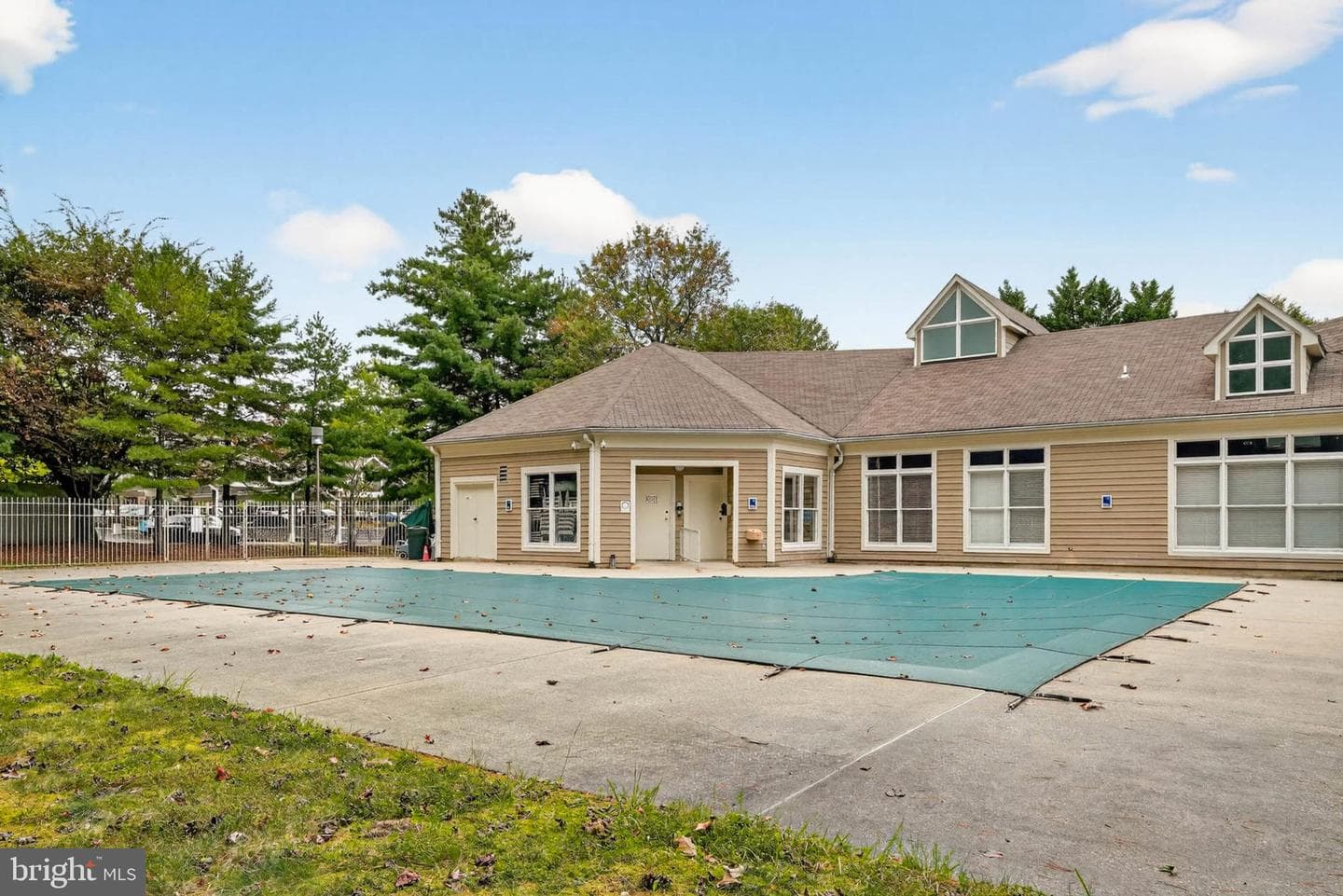 627 Admiral Drive #203 photo 26