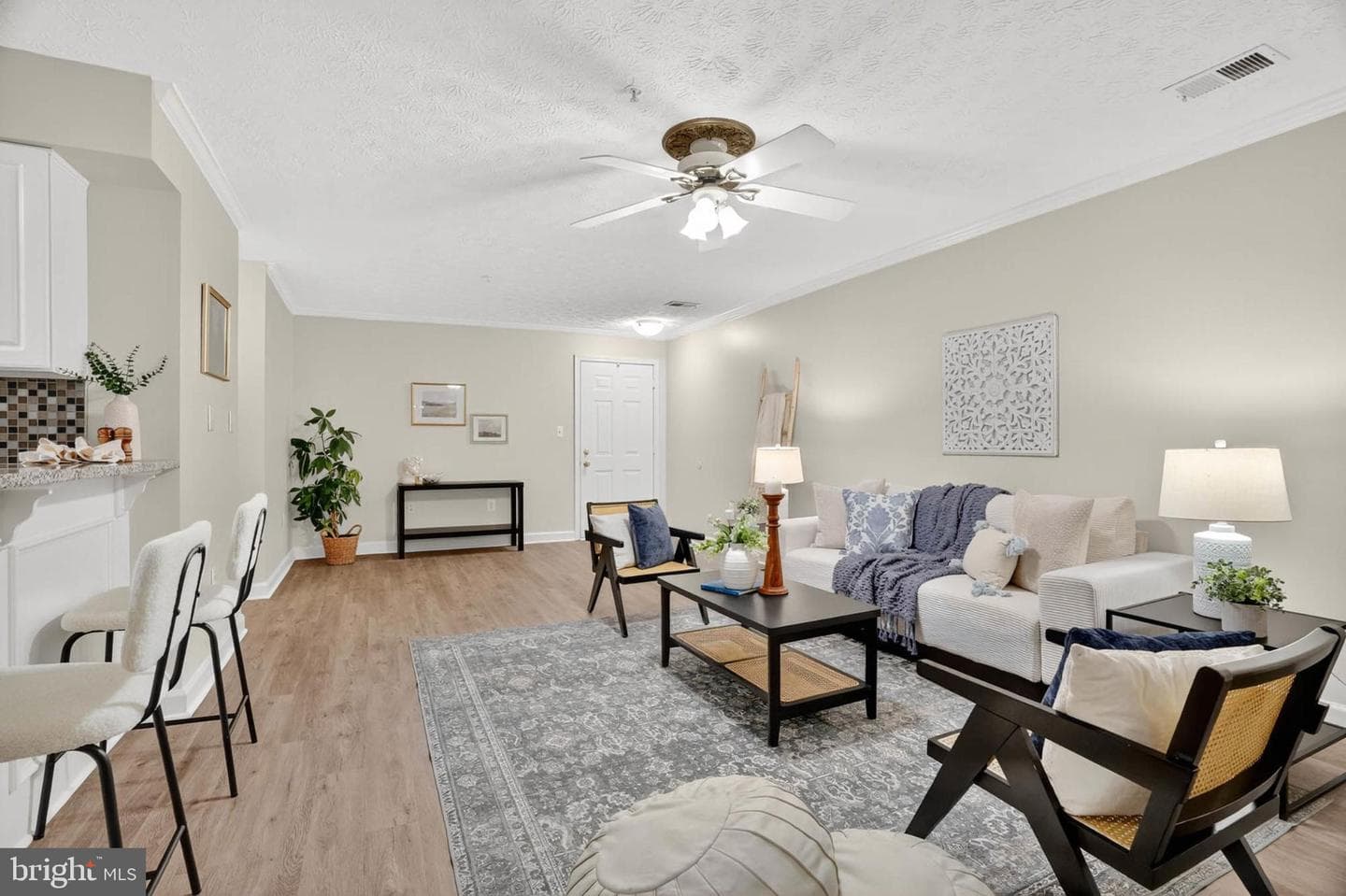 627 Admiral Drive #203 photo 3
