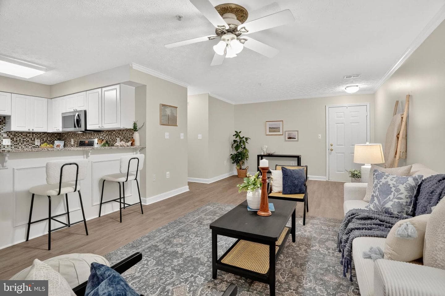 627 Admiral Drive #203 photo 4