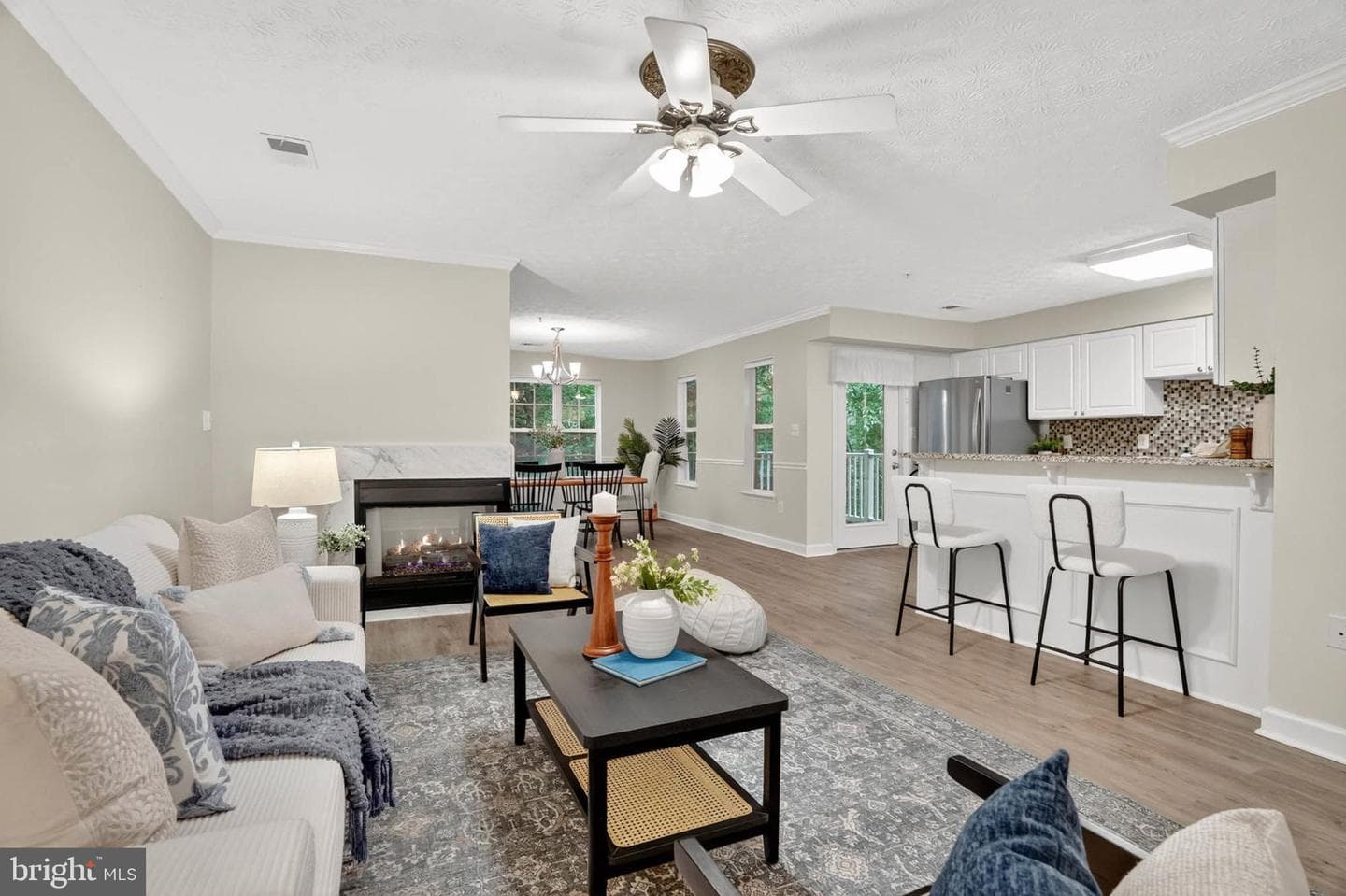 627 Admiral Drive #203 photo 5