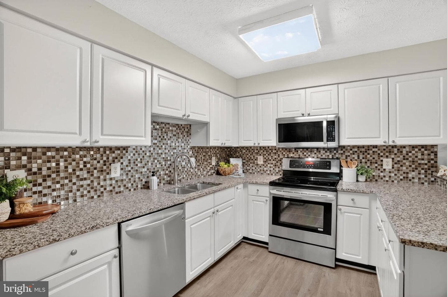 627 Admiral Drive #203 photo 8