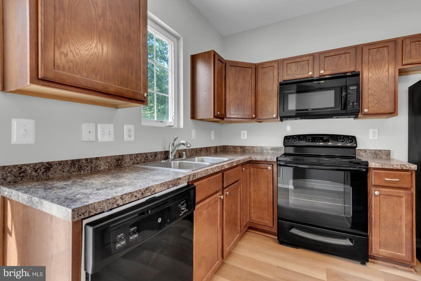 6820 Warfield Street photo 3