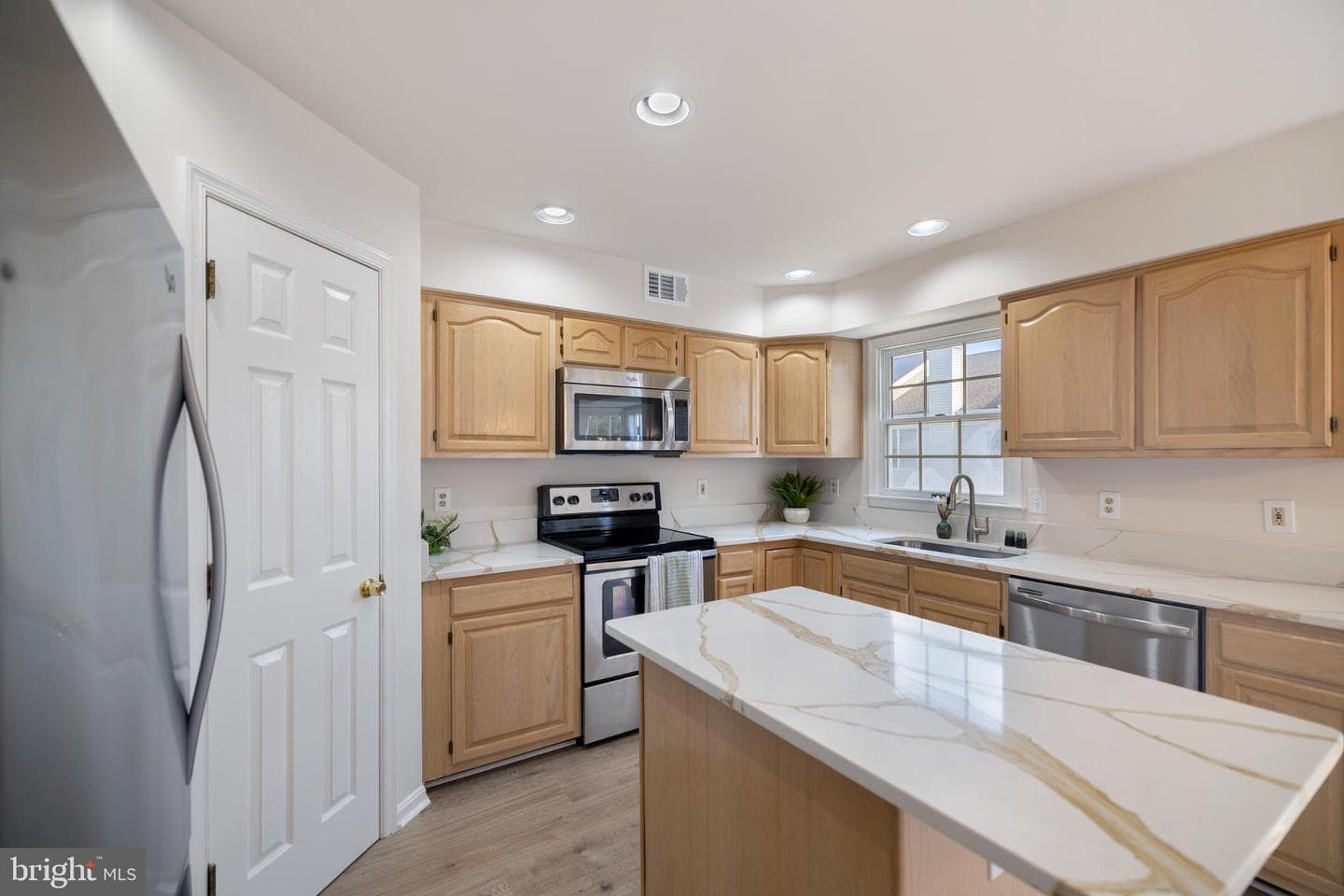 268 Saint Michaels Circle photo 10