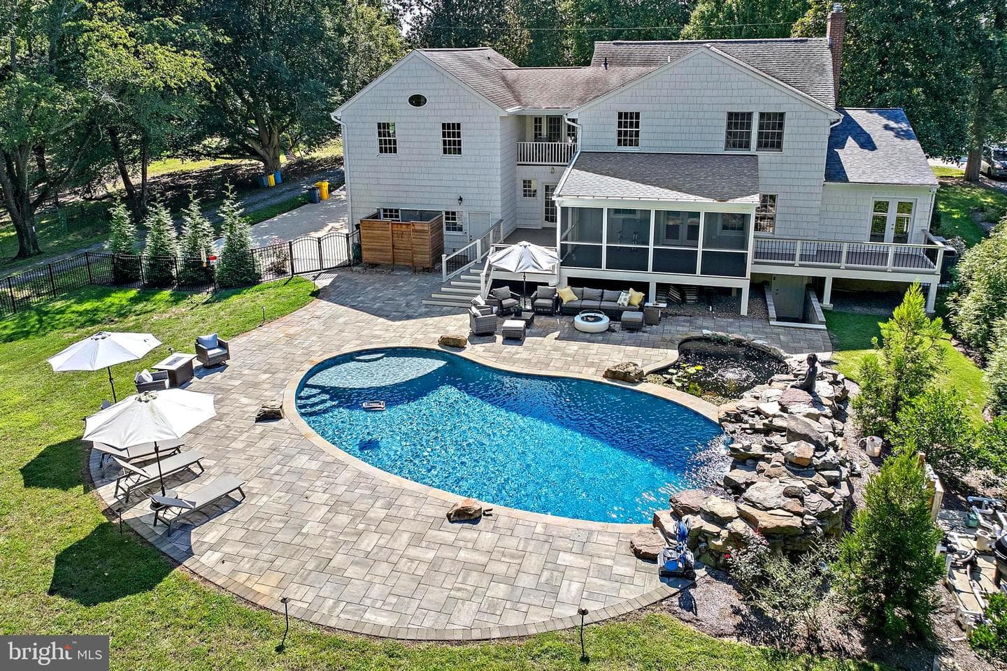 413 Joyce Lane W photo 33