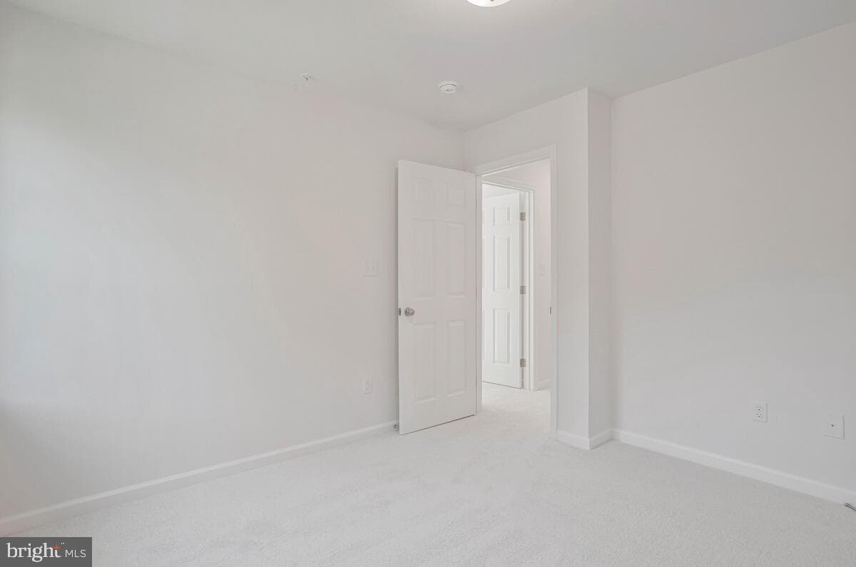 406 Warwick photo 20