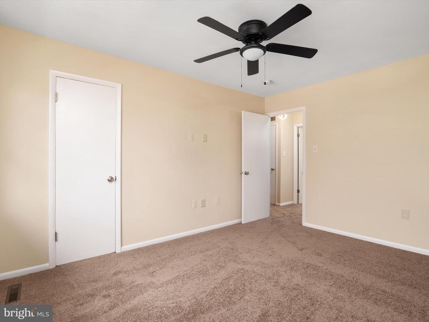 8421 Norwood Drive photo 16