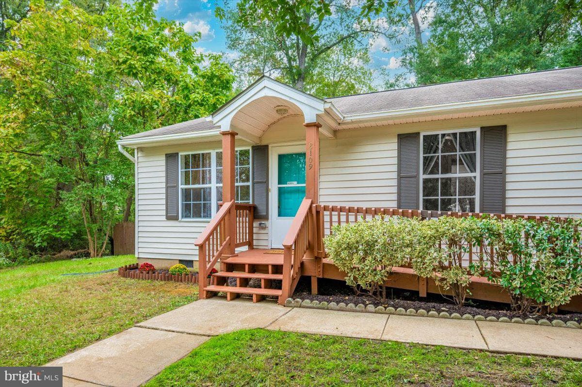 8109 Beverly Road photo 2