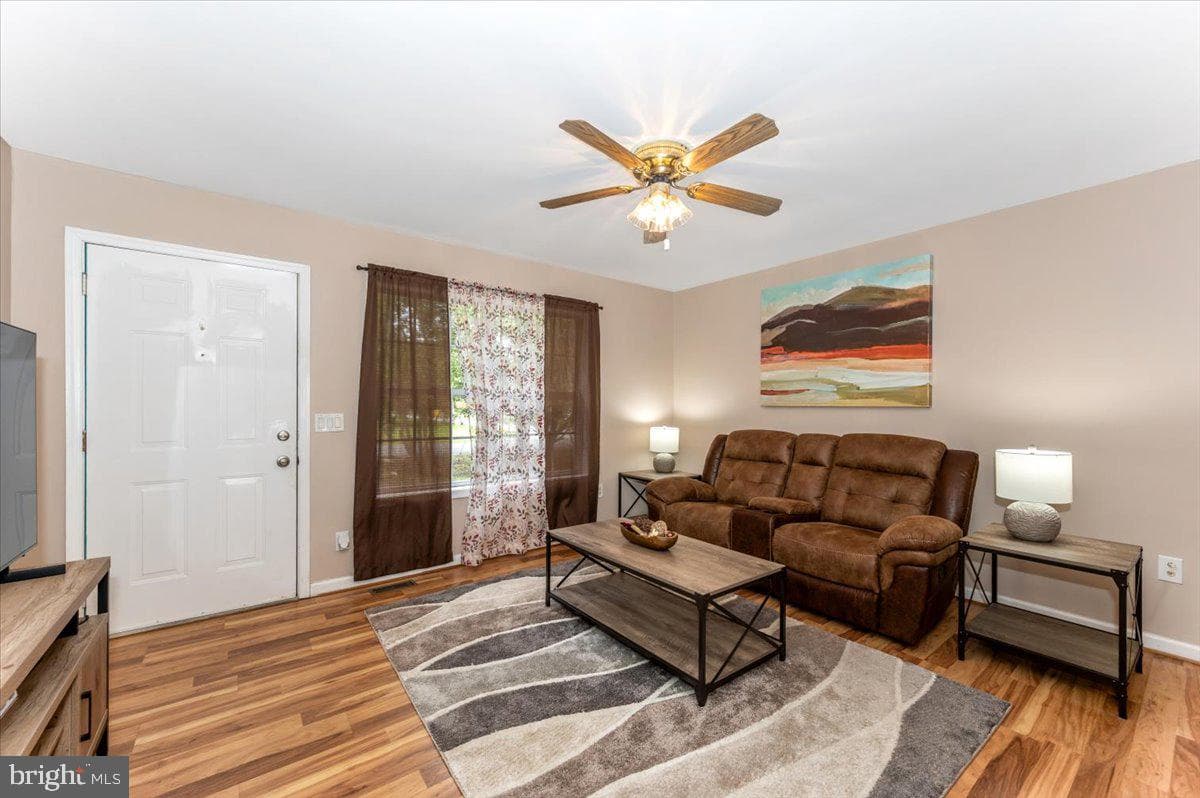 8109 Beverly Road photo 3