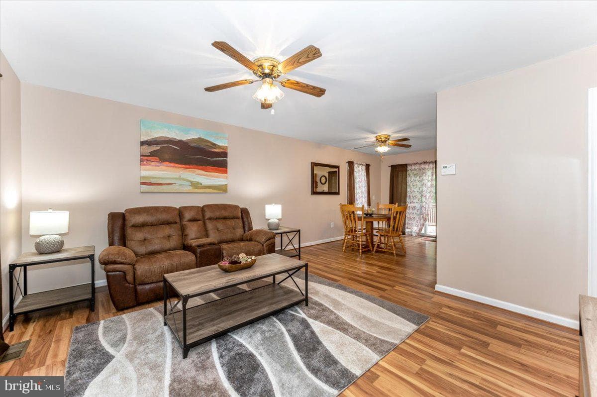 8109 Beverly Road photo 6