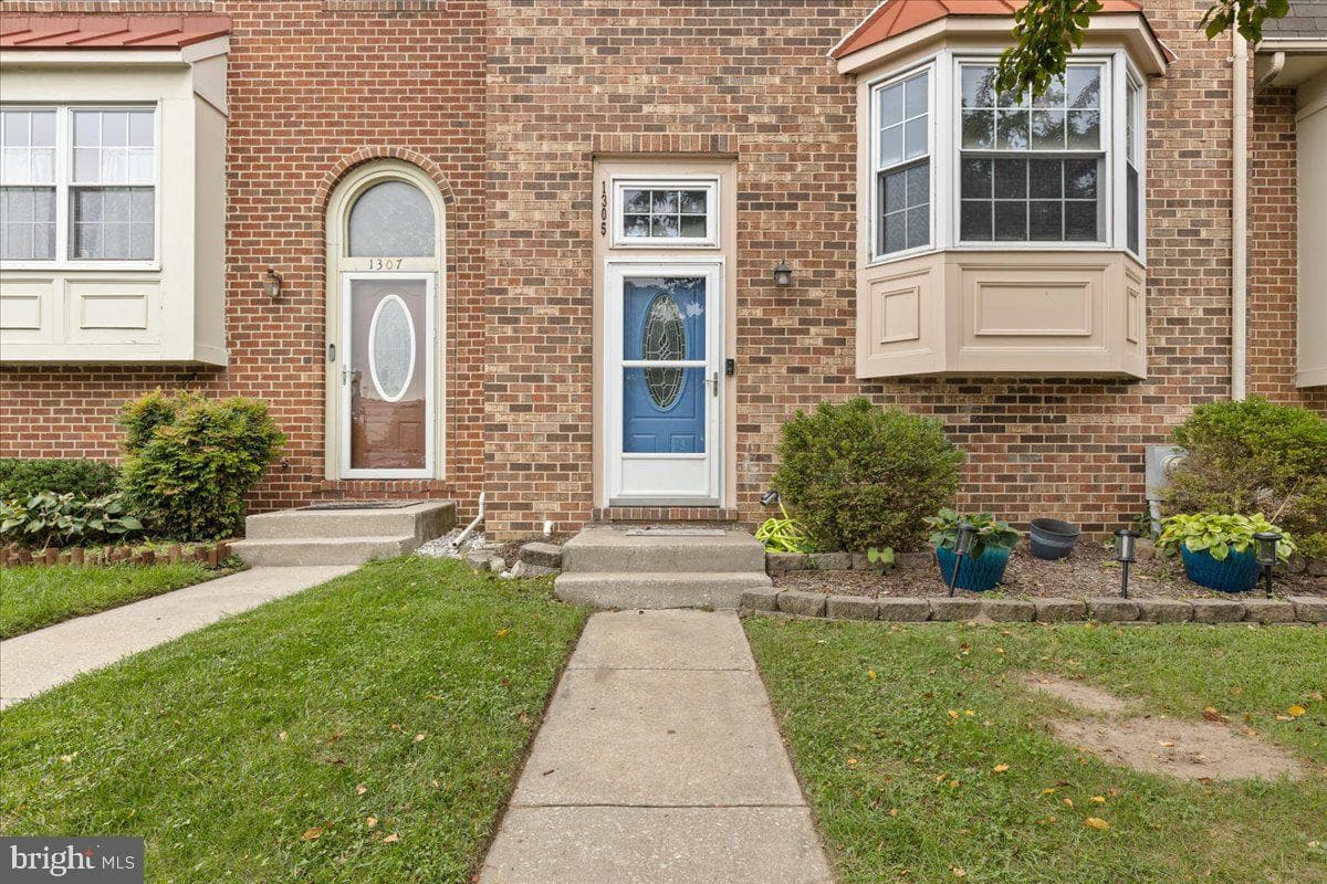 1305 Riverwood Way #322 photo 3