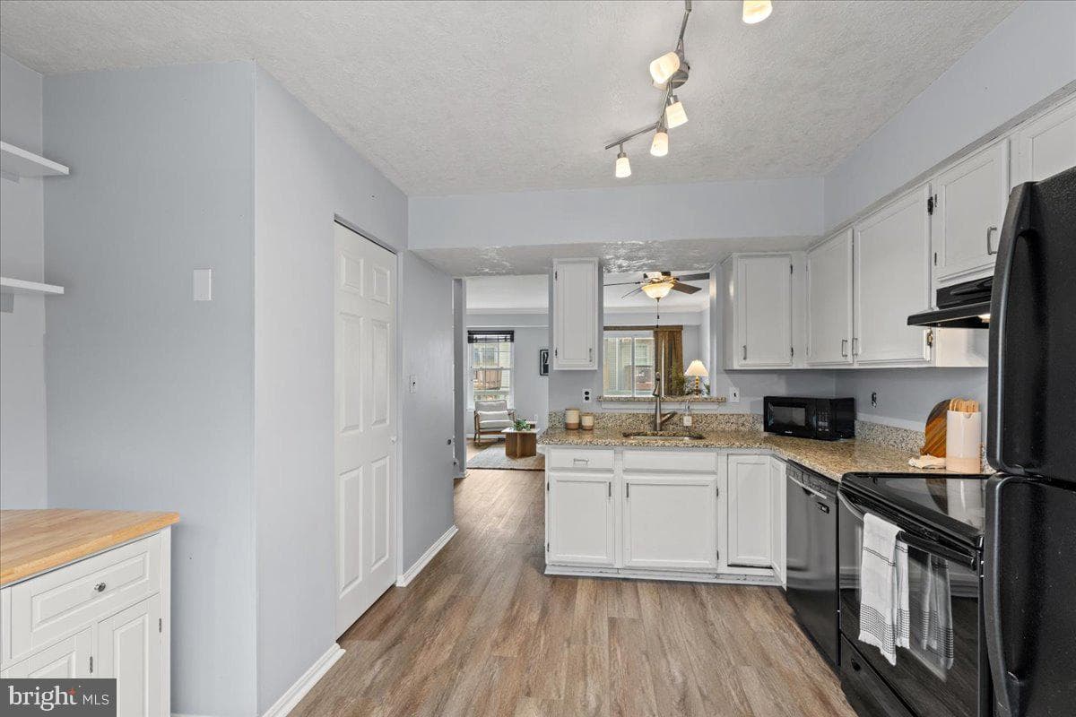 1305 Riverwood Way #322 photo 6