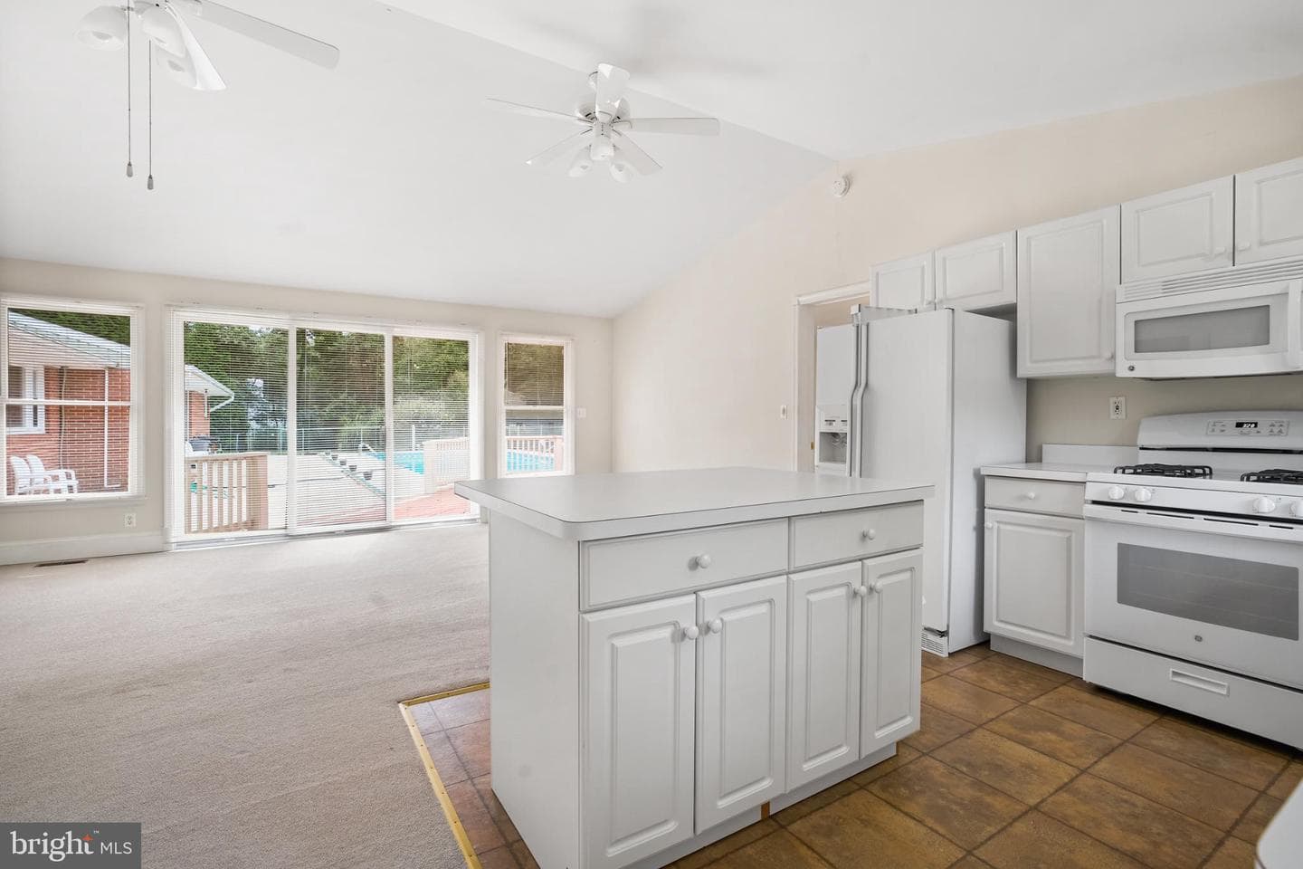 2718 Riva Road photo 11