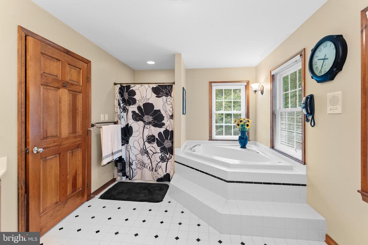1433 Gilbert Road photo 30
