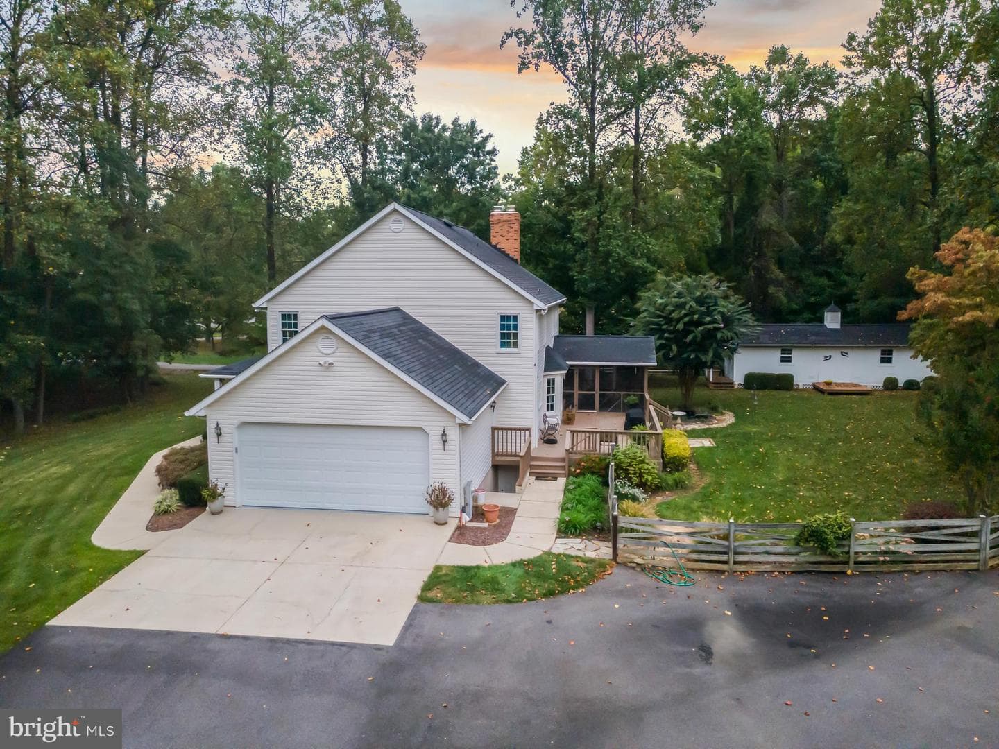 1433 Gilbert Road photo 54