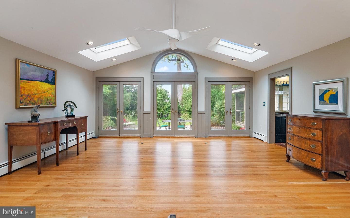 214 Wardour Drive photo 4