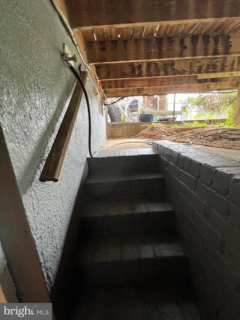 213 Arundel Road W photo 42
