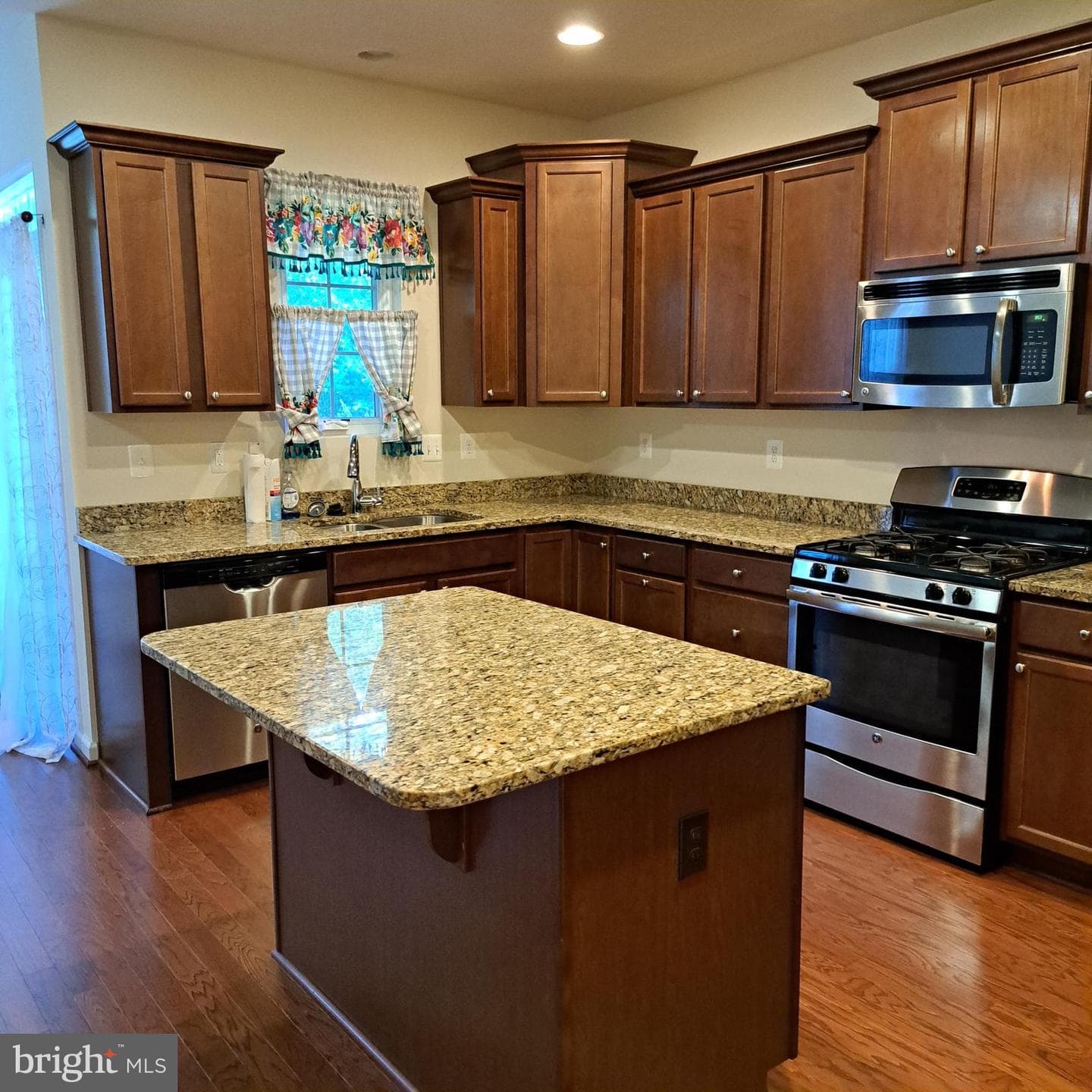 504 Walters Place photo 14