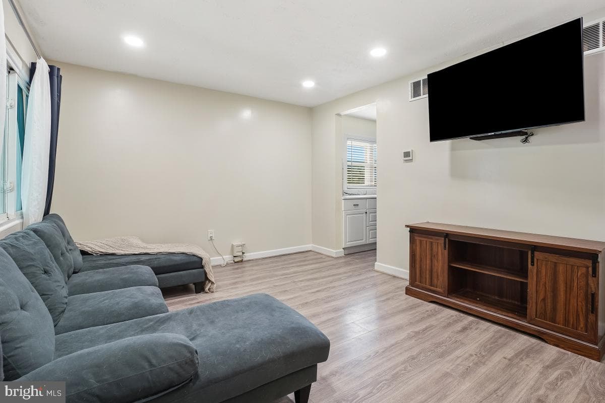 32 1st Avenue photo 13