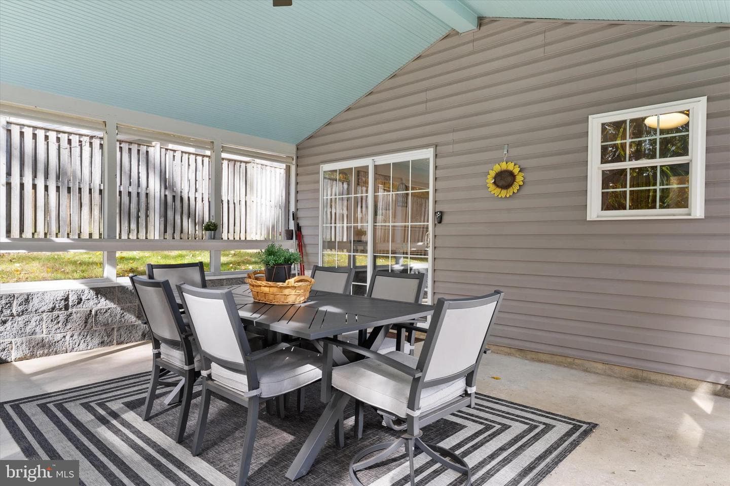 249 Overleaf Drive photo 12