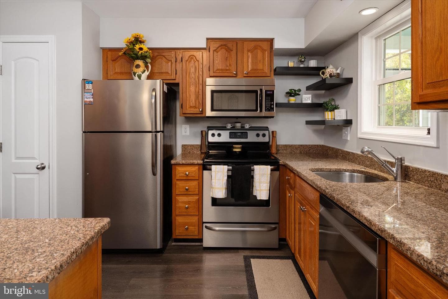 249 Overleaf Drive photo 13