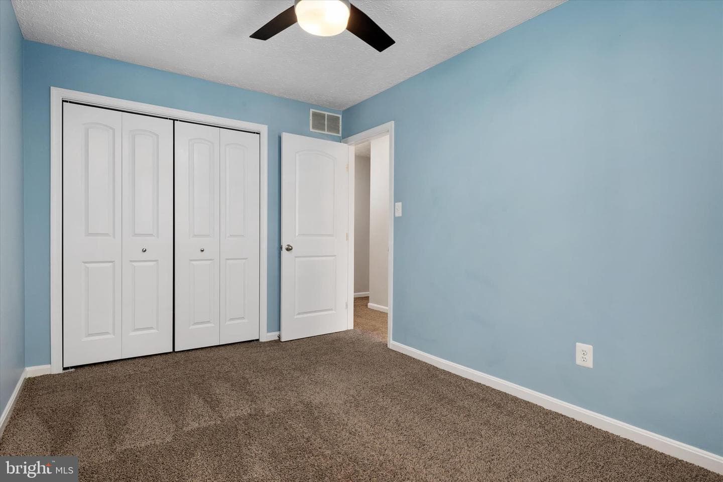 249 Overleaf Drive photo 21