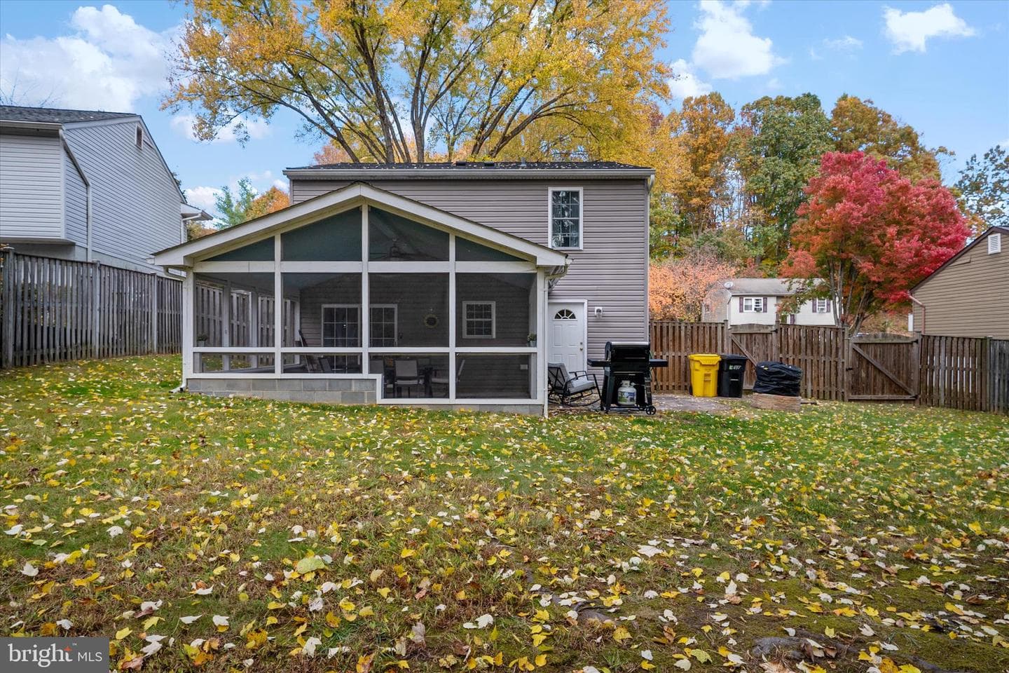 249 Overleaf Drive photo 34
