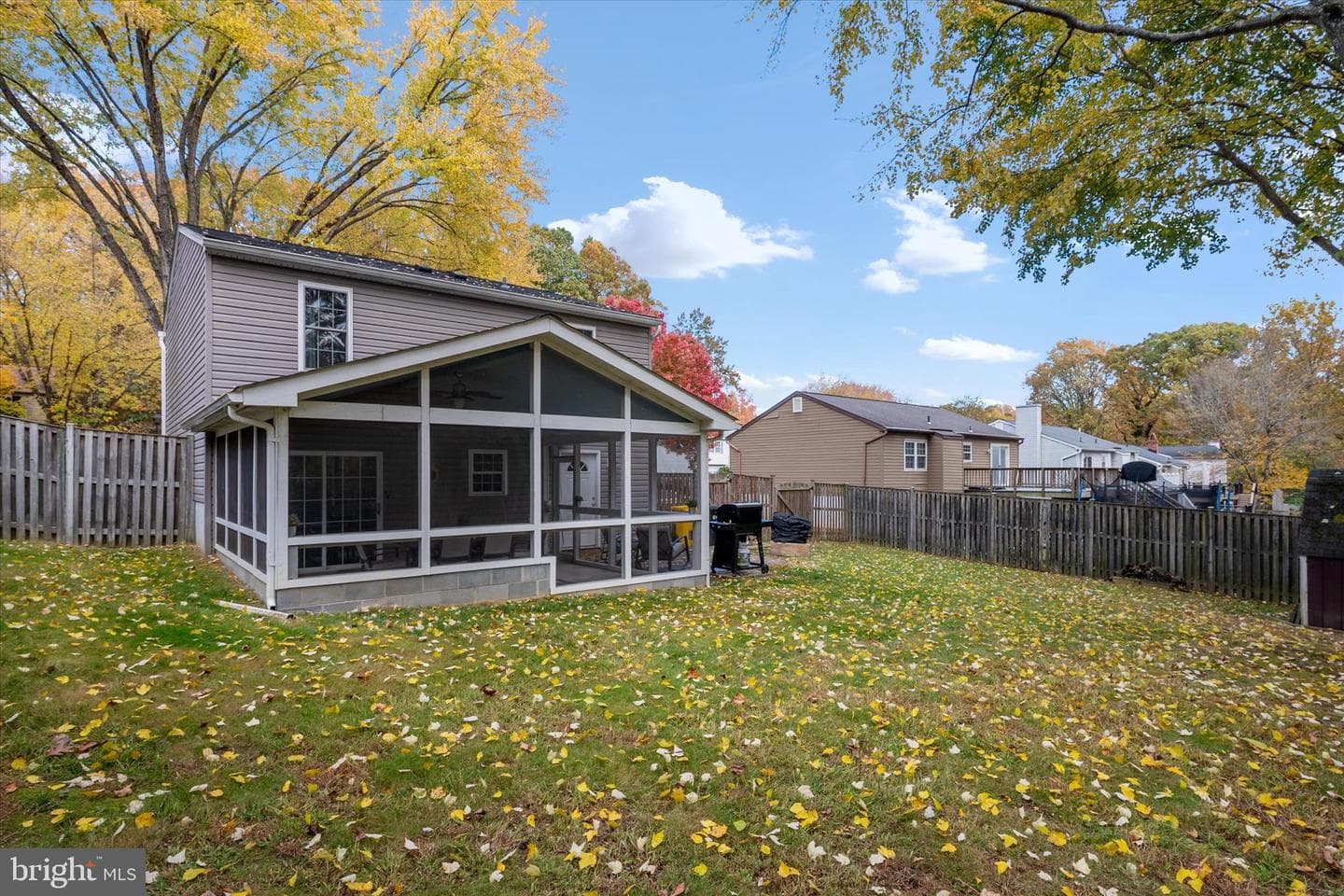 249 Overleaf Drive photo 35