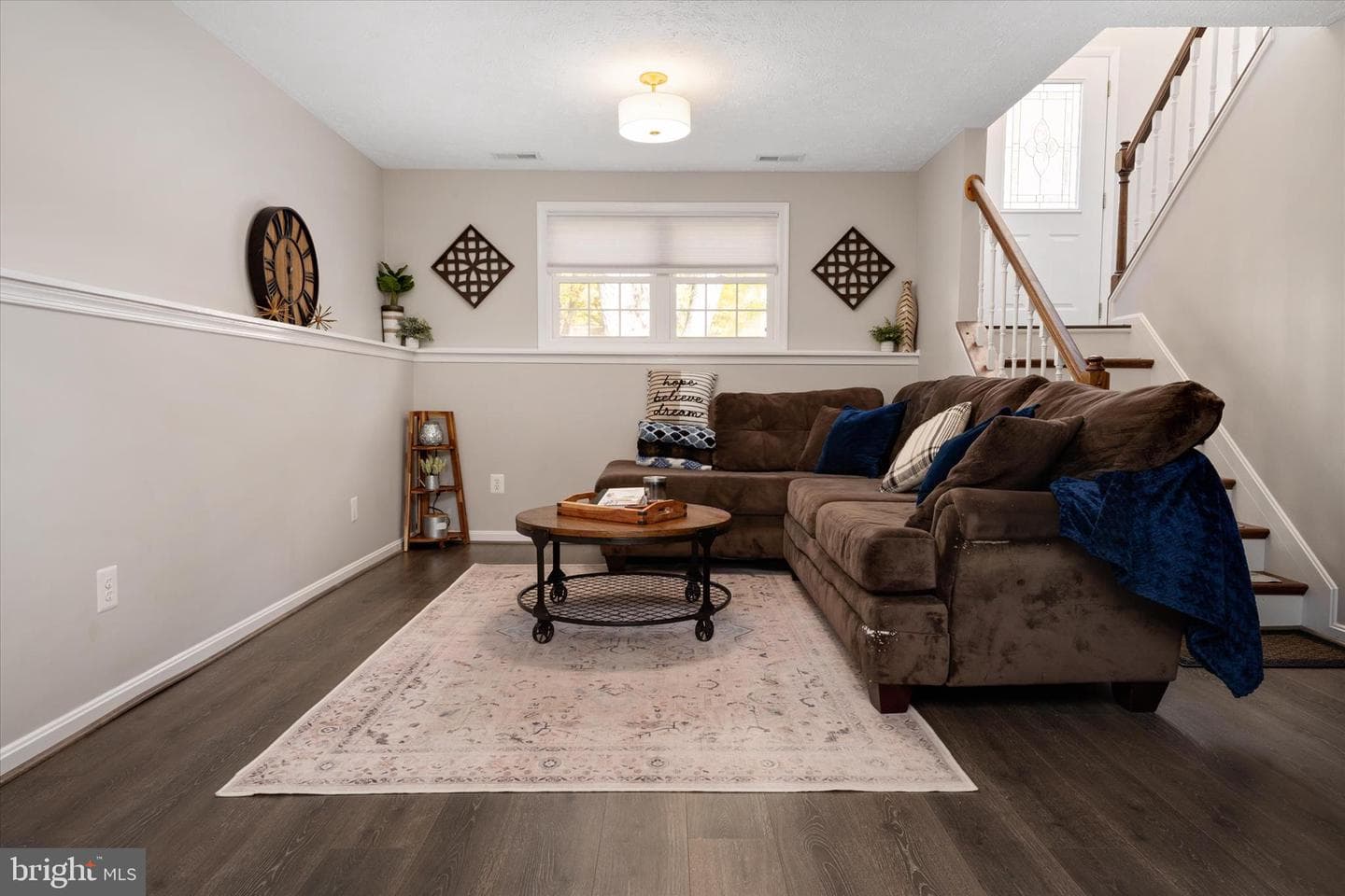249 Overleaf Drive photo 8