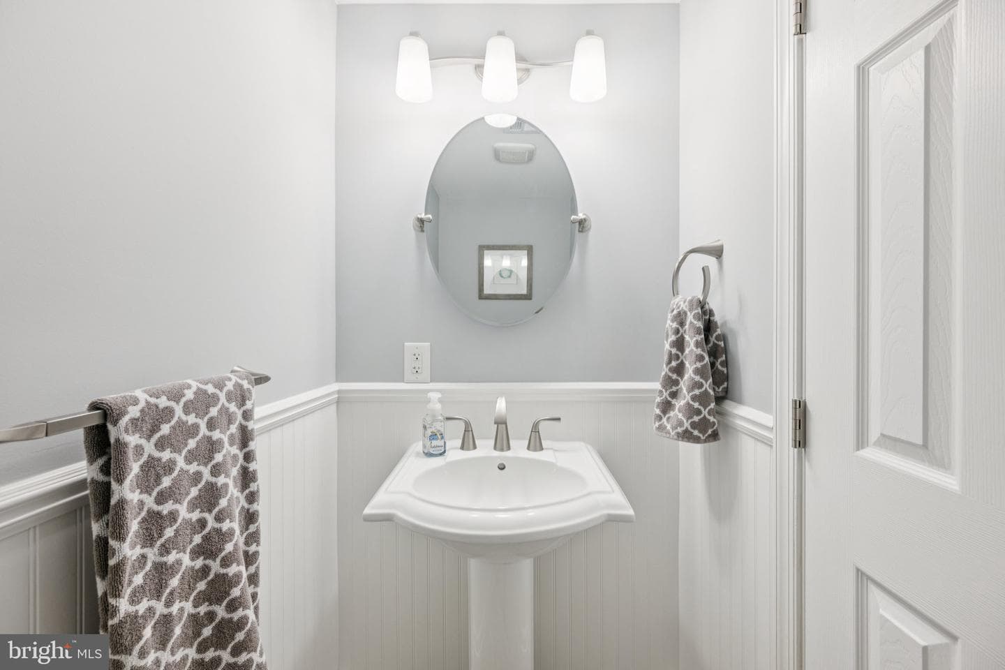 7317 Musical Way photo 34