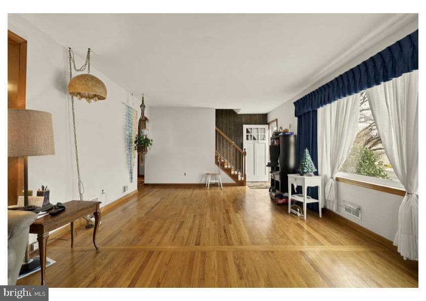 7524 Harmans Road photo 10