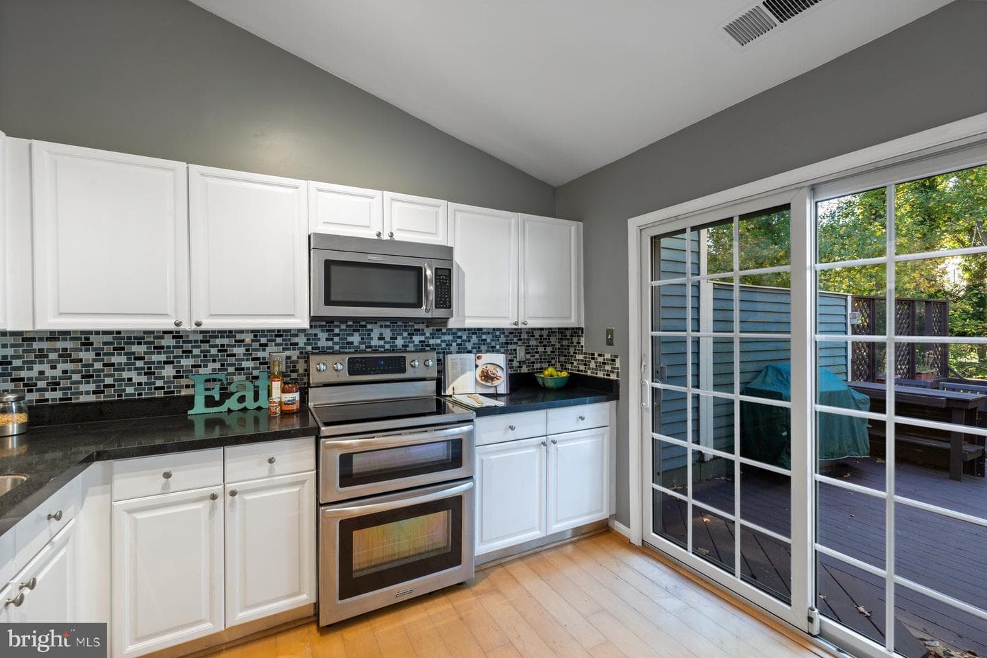 960 Yachtsman Way photo 8