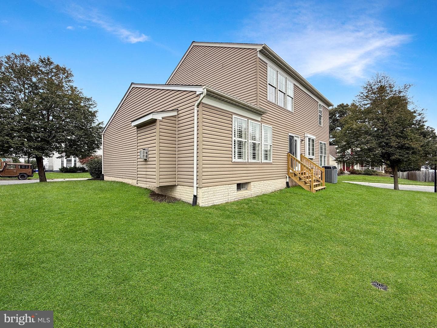 8001 Foxglen Court photo 33
