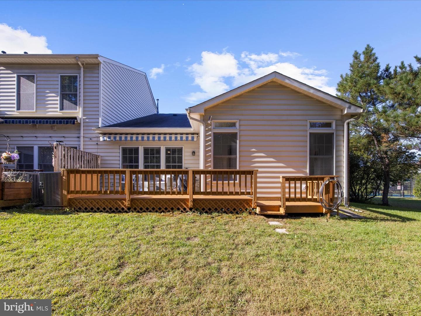 301 Colony Point Place photo 41
