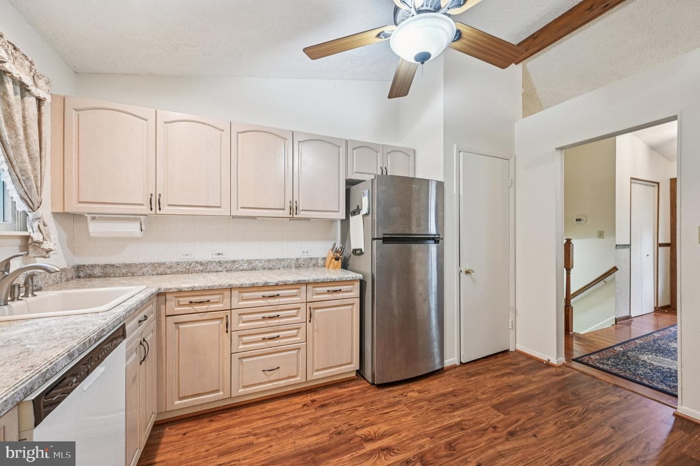 794 Tremaine Way photo 16