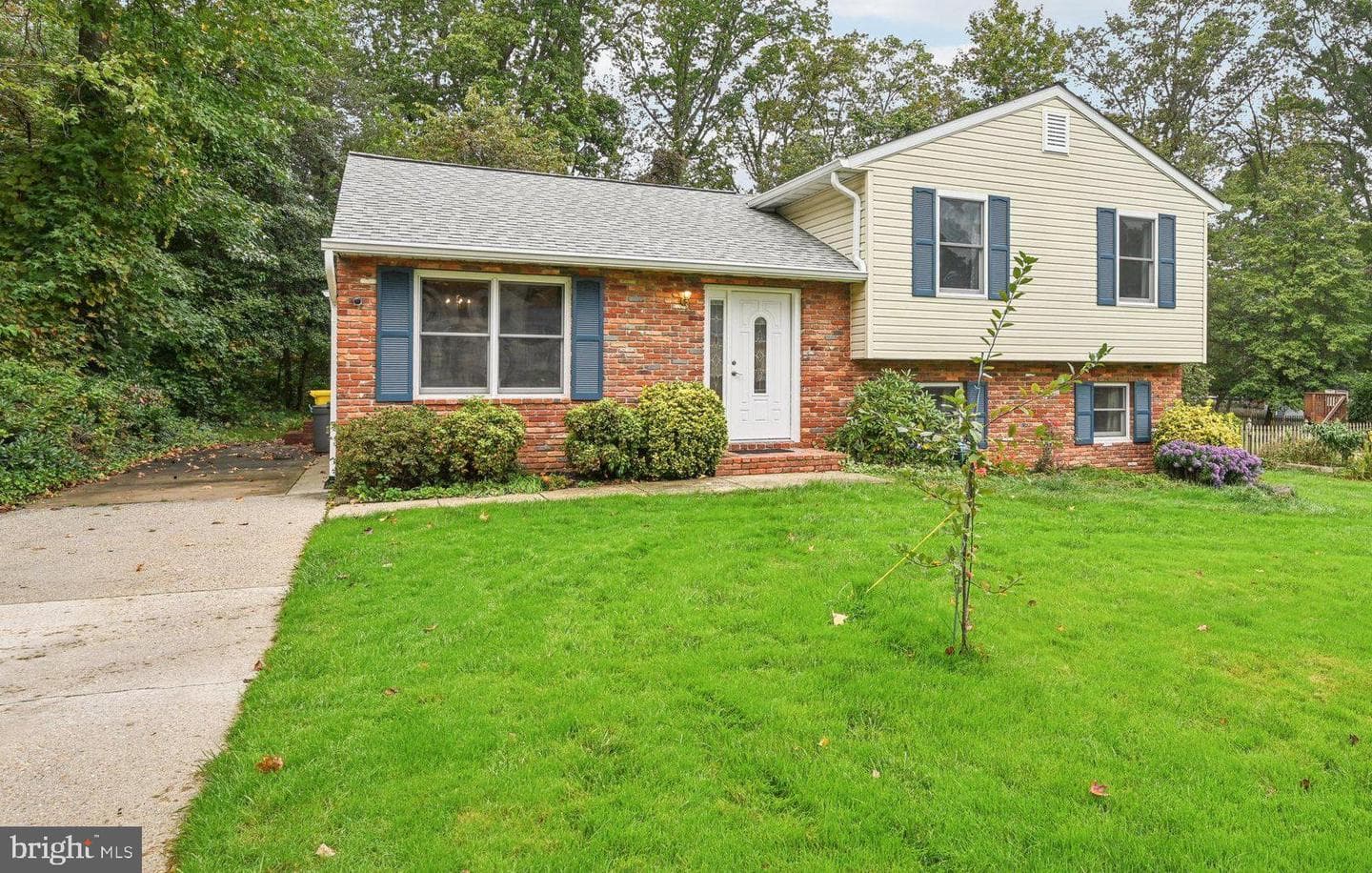794 Tremaine Way photo 40