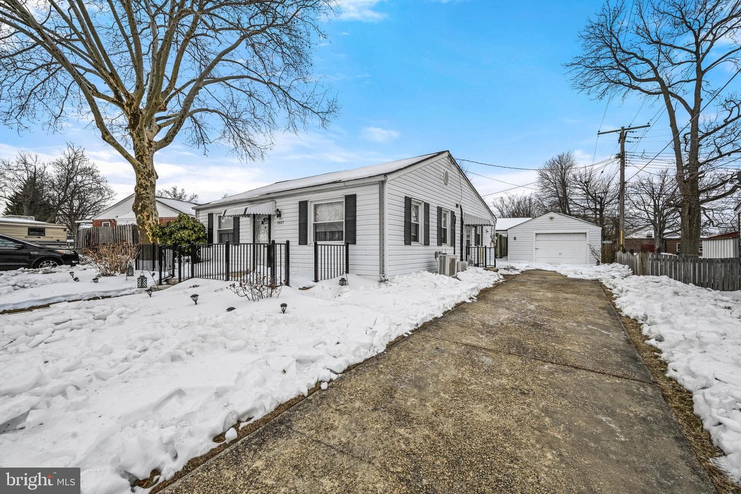 1027 Upton Road photo 2