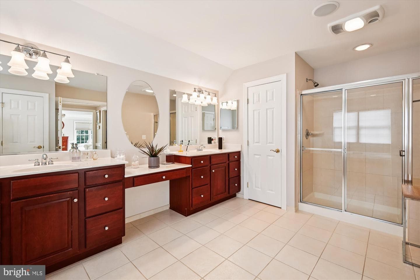 1405 Colonial Manor Court photo 22